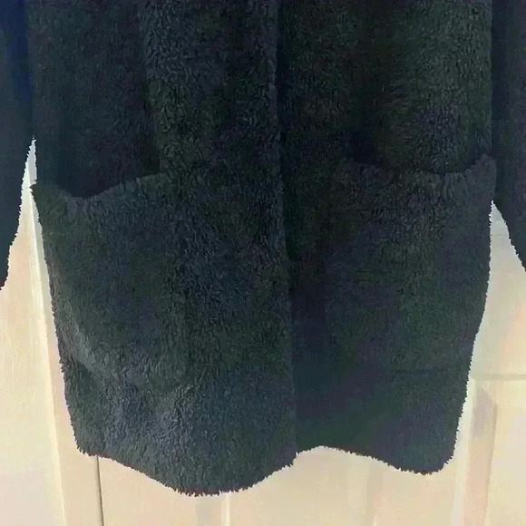 H&M Short Faux Shearling Coat - Picture 6 of 8